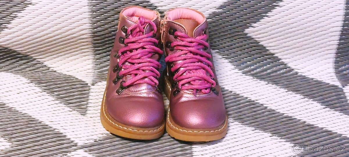 KOTNÍČKOVÉ KOŽENÉ BOTY PRO PARÁDNICE - vel.24 - 2