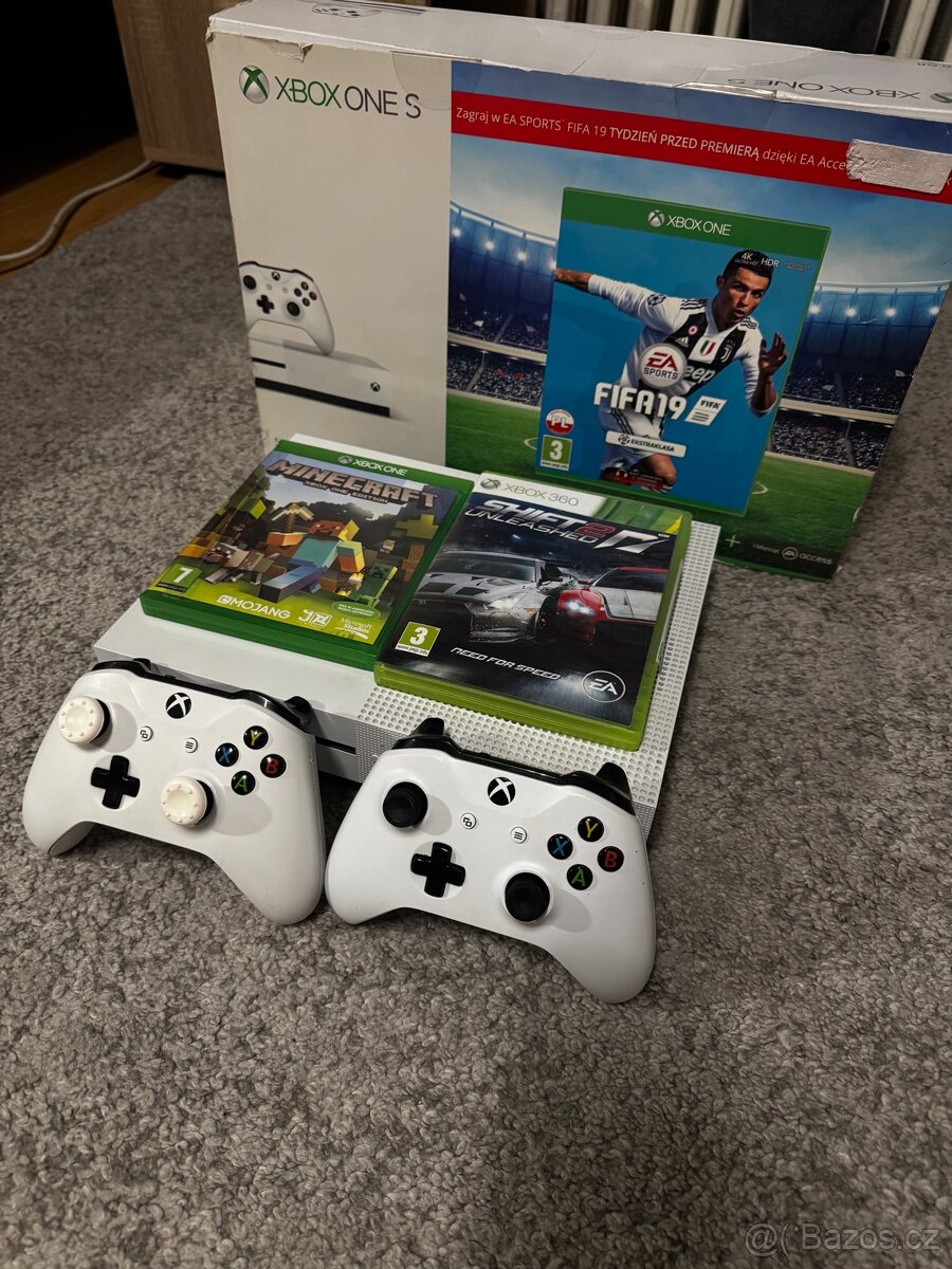 Xbox one s + příslušenství - 2