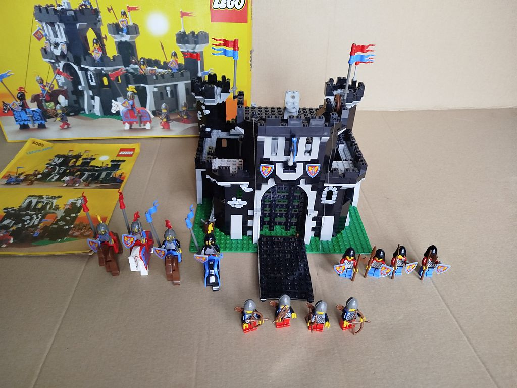 Lego 6085 Black Monarch's Castle - 2