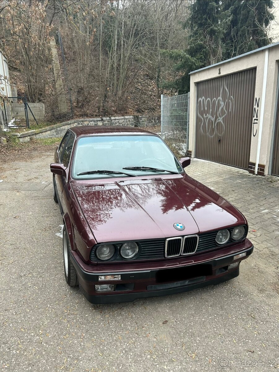 Prodám BMW e30 320i kupe - 2