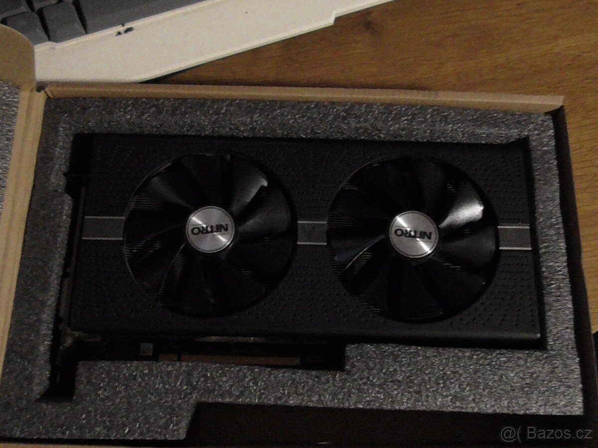 Sapphire Nitro+ Radeon RX 570 8GB GDDR5 - 2