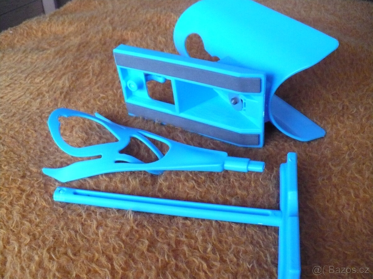 Navlékač ponožek pro seniory. - 2