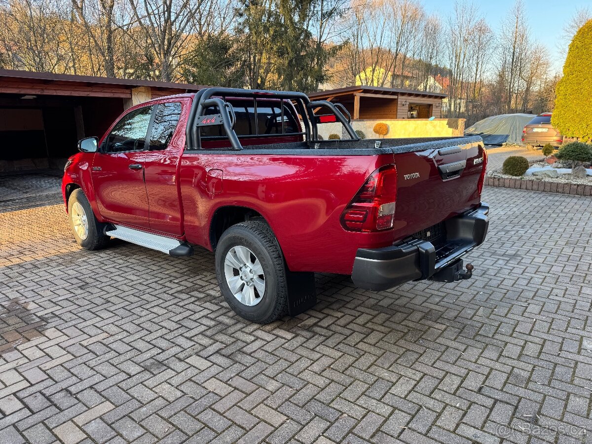 Toyota Hilux - 2