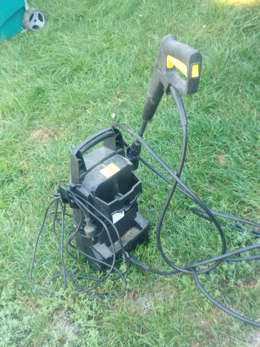 Tlaková myčka Riwall. - 2