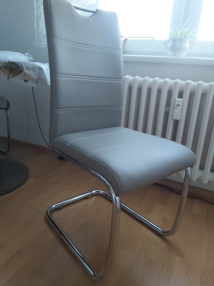 Kuchyňská židle - 2