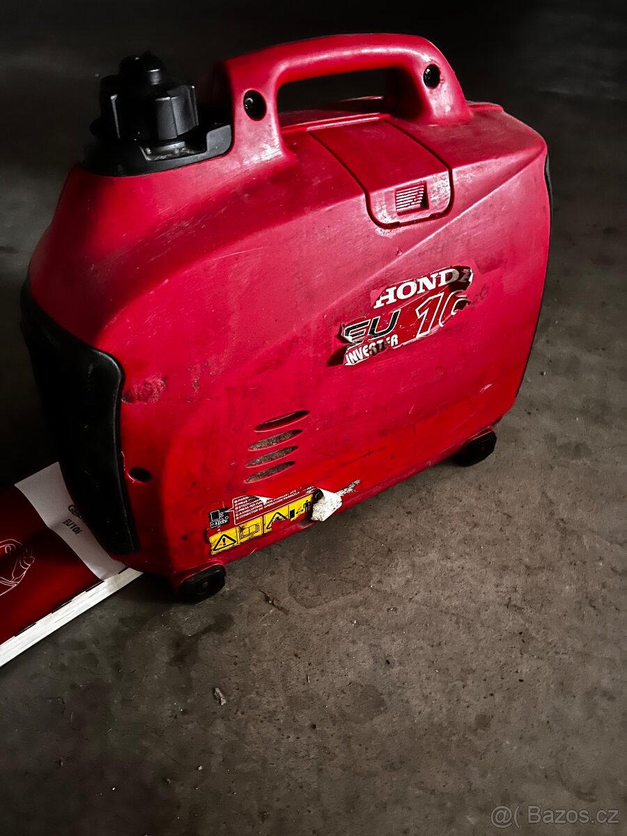 Hinda eu 10i invertorová kufříková elektrocentrála - 2