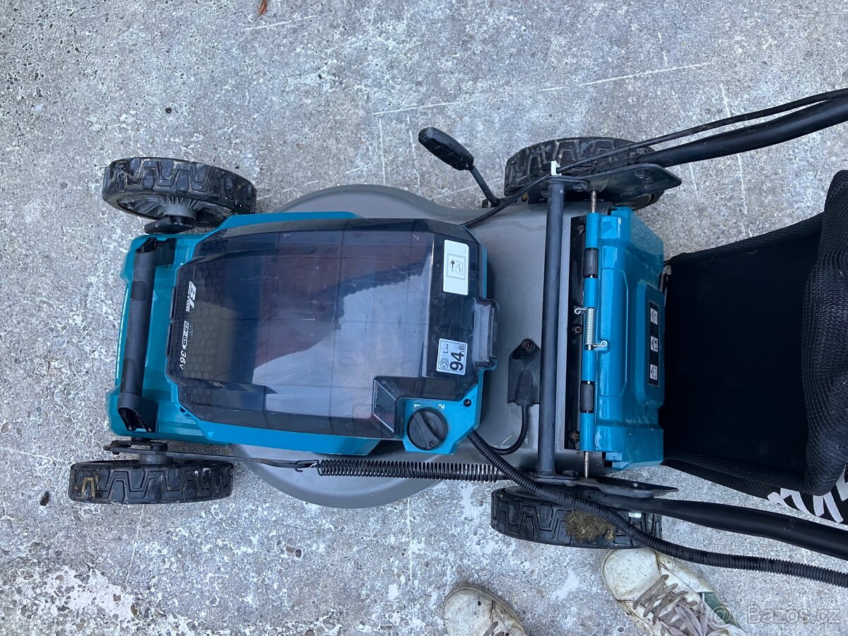 AKU sekačka s pojezdem Makita DLM462 - 2