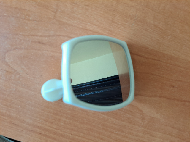 Spätné zrkadlo do plexištítu. - 2