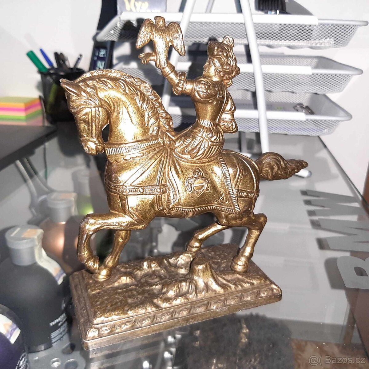 Jezdkyně se sokolem - soška kov Československo - 2