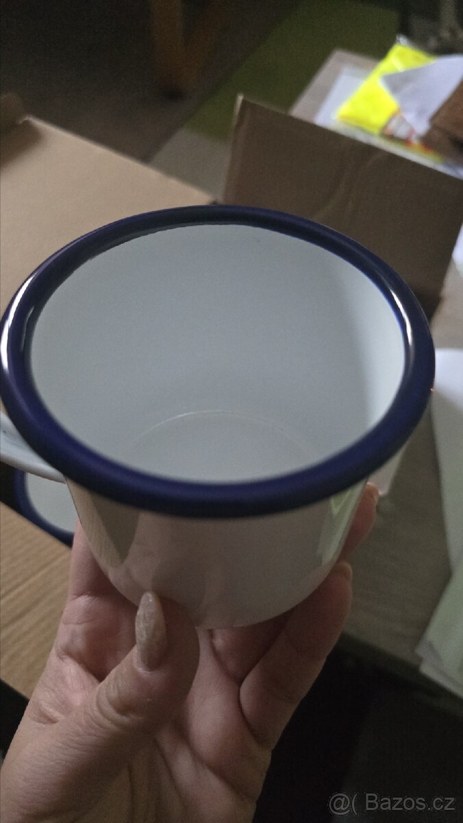 Smaltovaný hrnek - 2