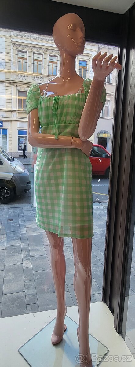 Figuríny, torza, prodejní panny - 2