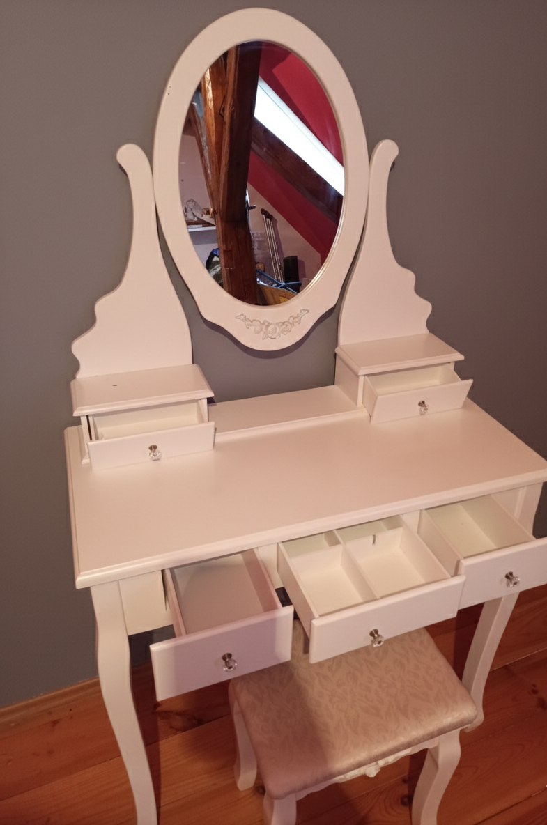 Toaletní stolek - 2