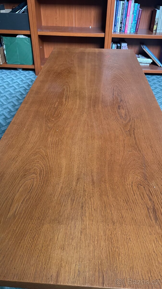 Konferenční stůl - 2