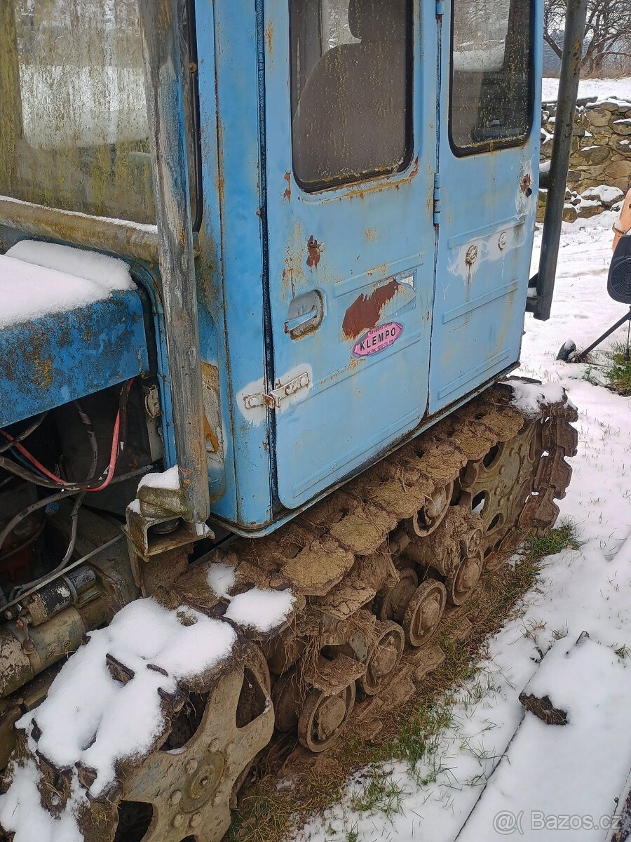 Pásový traktor Bolgar T 54 - 2