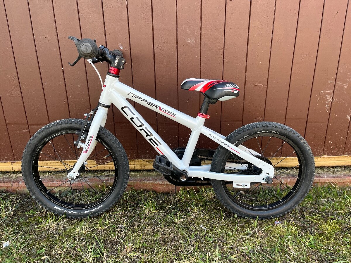Lehké dětské kolo Core Nipper 16" - 2