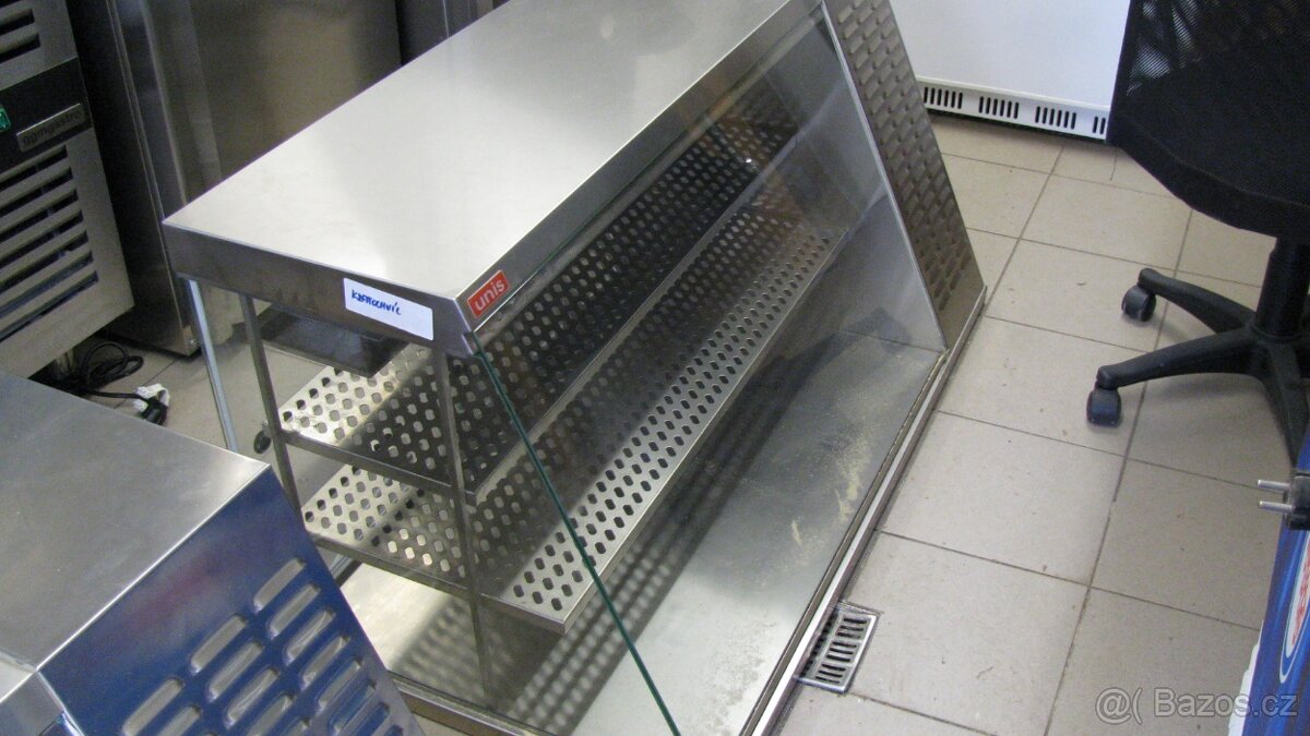 Cladící vitrína - 2