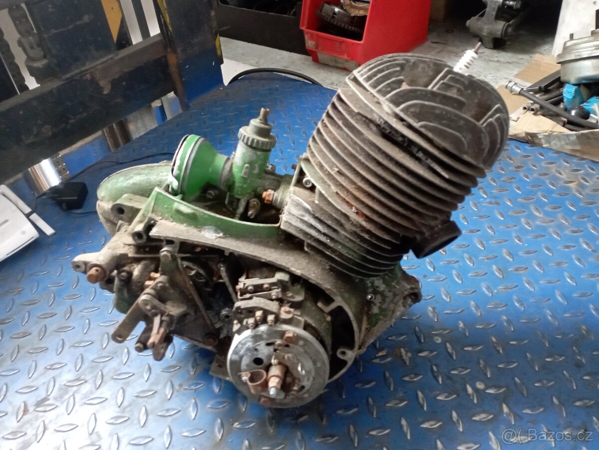 Motor Jawa 250 kyvačka - 2