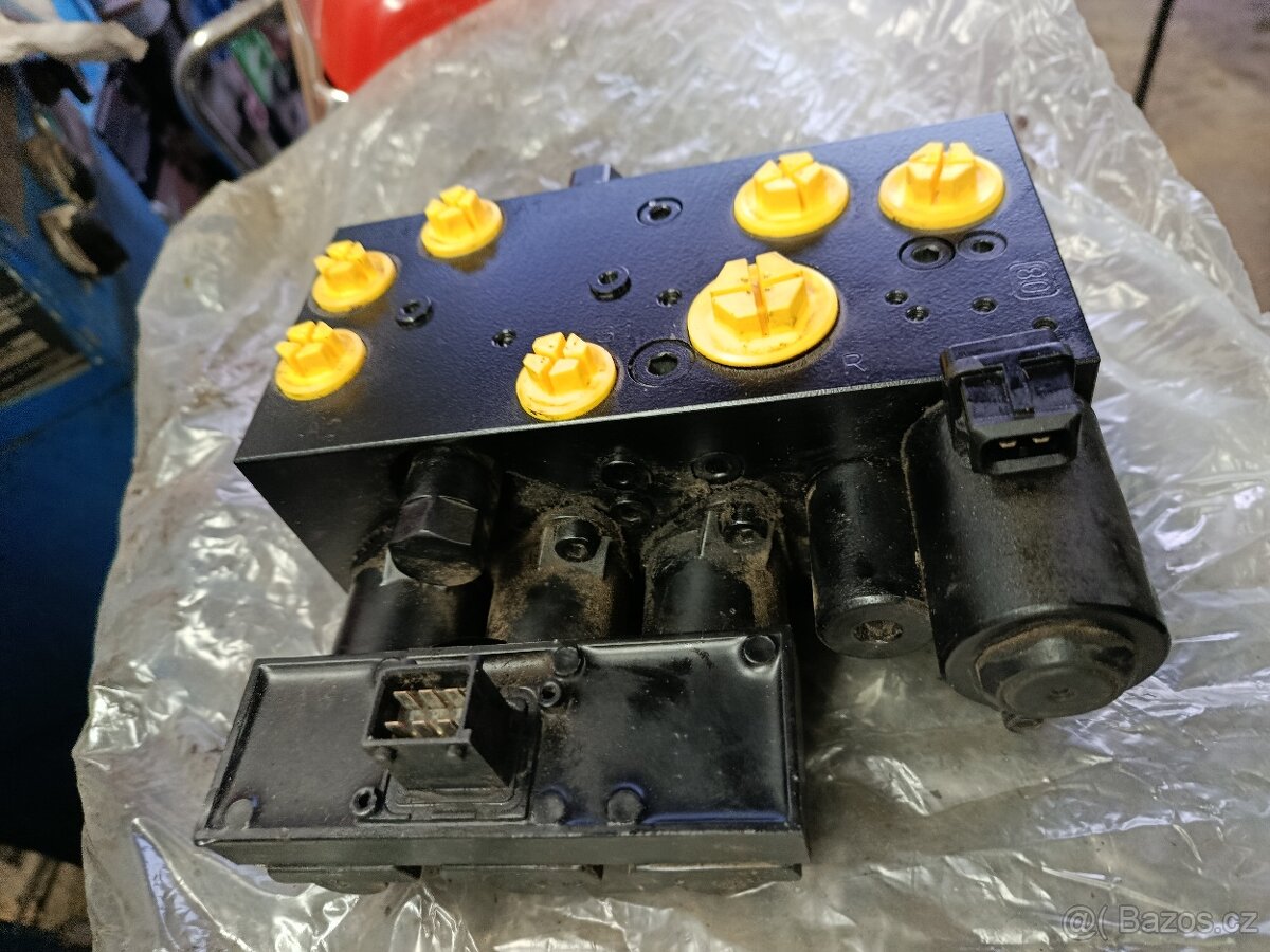 Hydraulický rozvaděč - 2