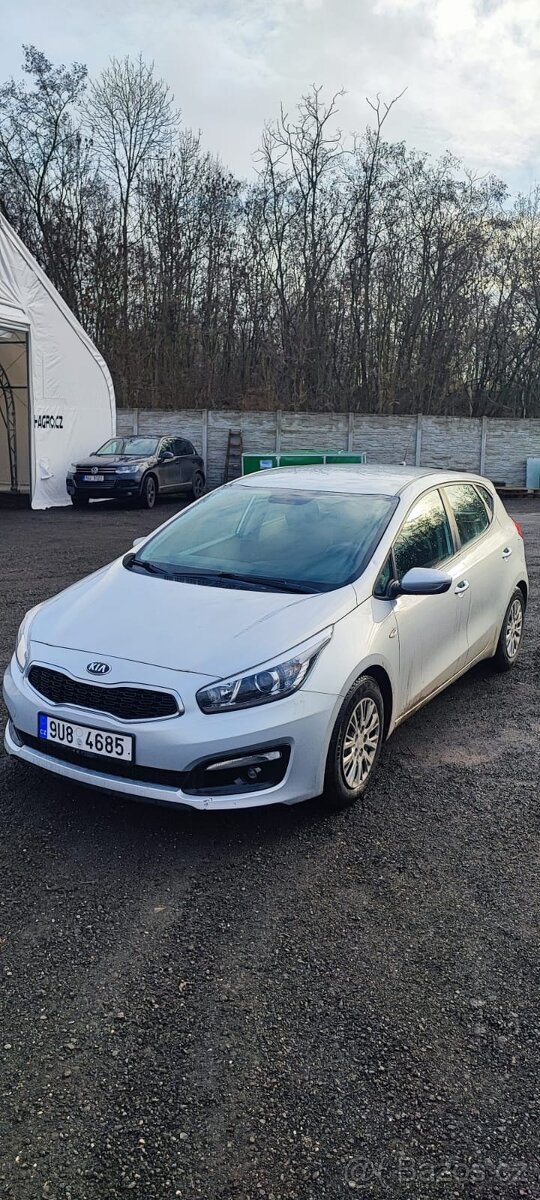 Kia Cee'd 1.4i - 2