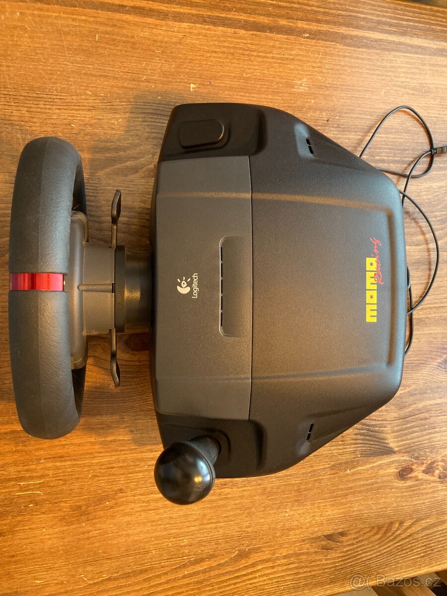 Herní volant Logitech MOMO - 2