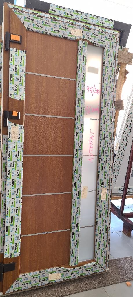 Dveře plastové vchodové - 2