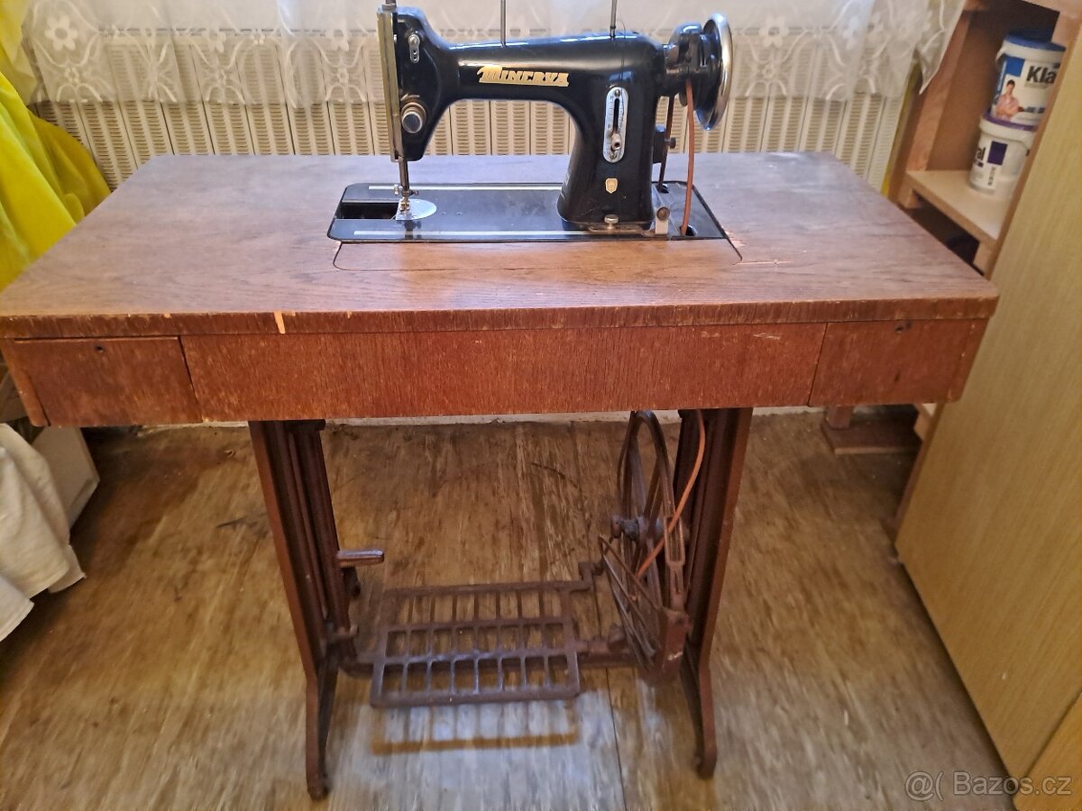 šicí stroj MINERVA - 2
