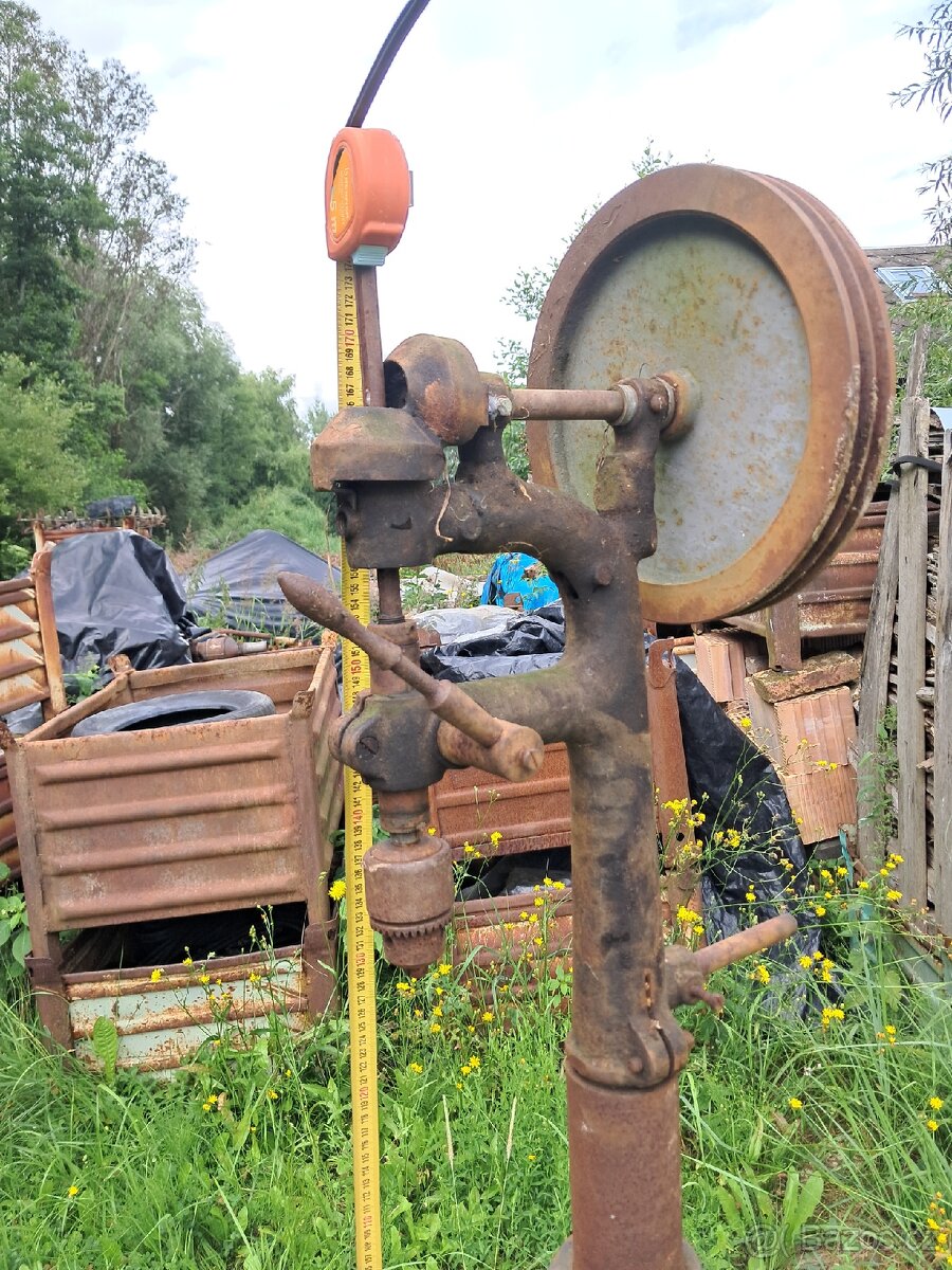 Sloupová vrtačka. / Stojanova vrtačka - 2