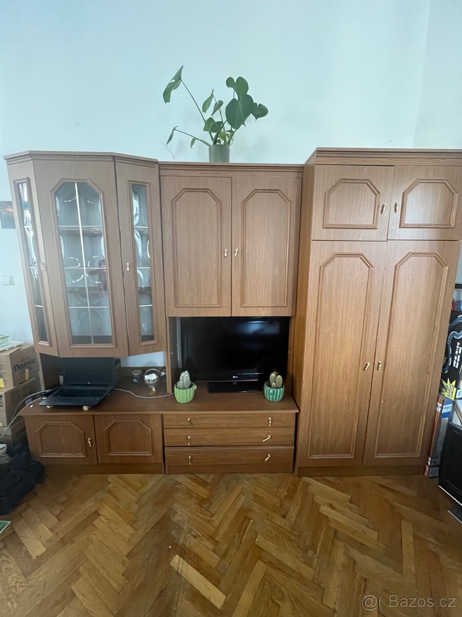 Skříně/ obývací stěna - 2