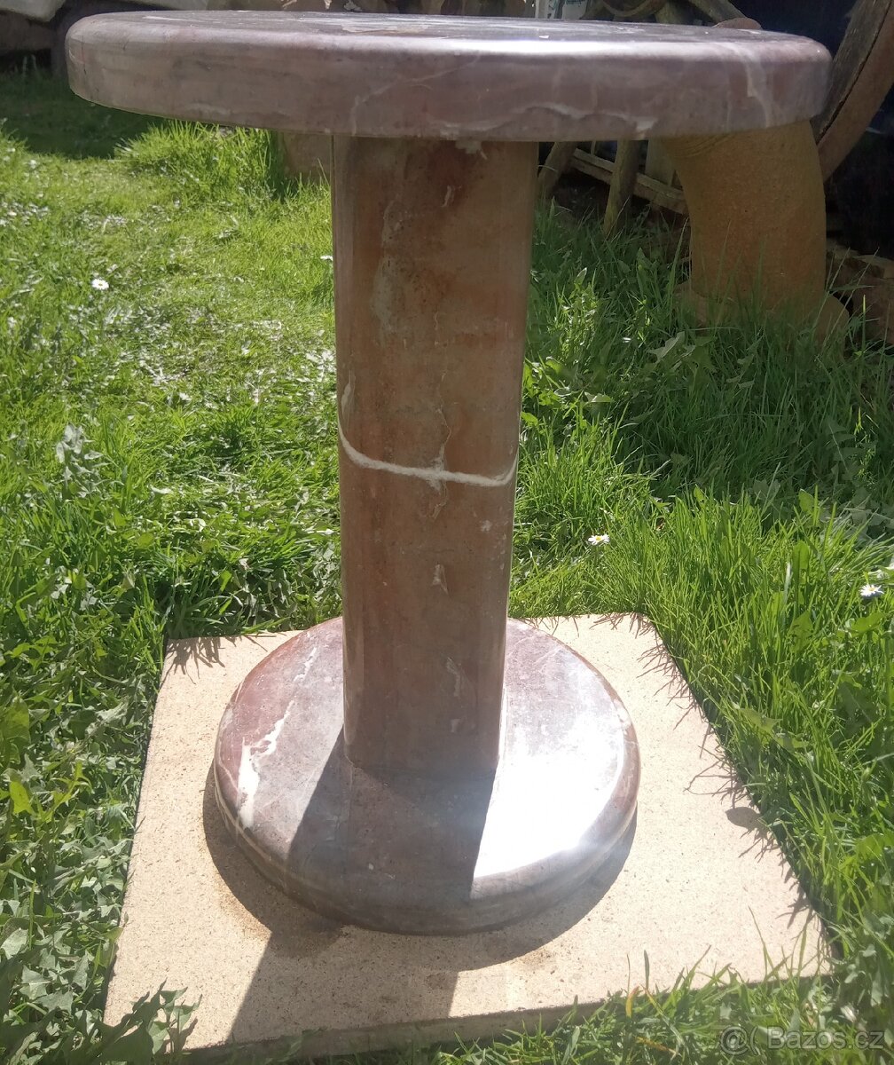 Mramorový stolek - 2