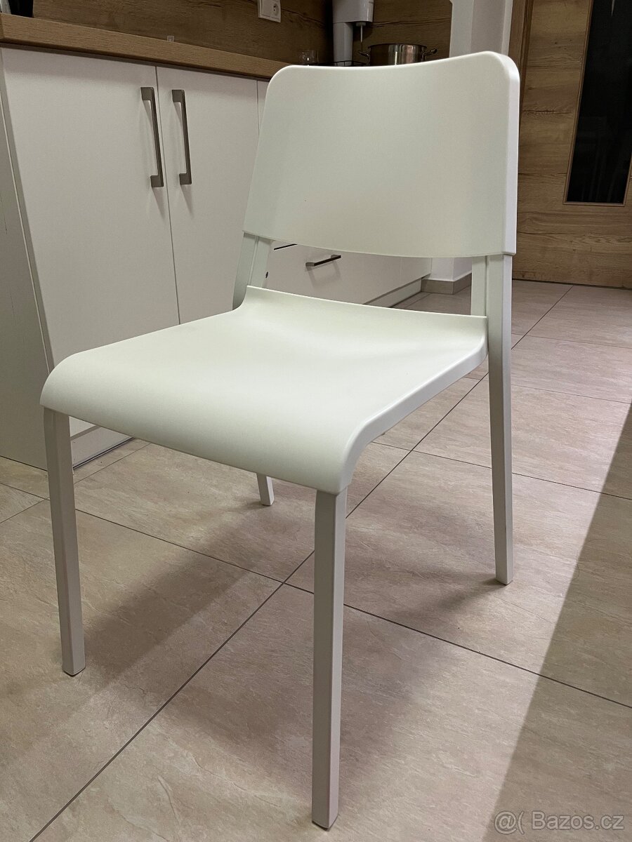 Jídelní stůl, 2 židle - 2