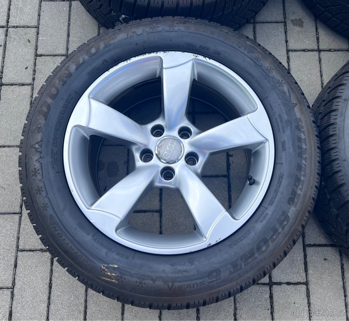 Audi A8 - 17" alu + zimní 235/60 R17 Dunlop - 2