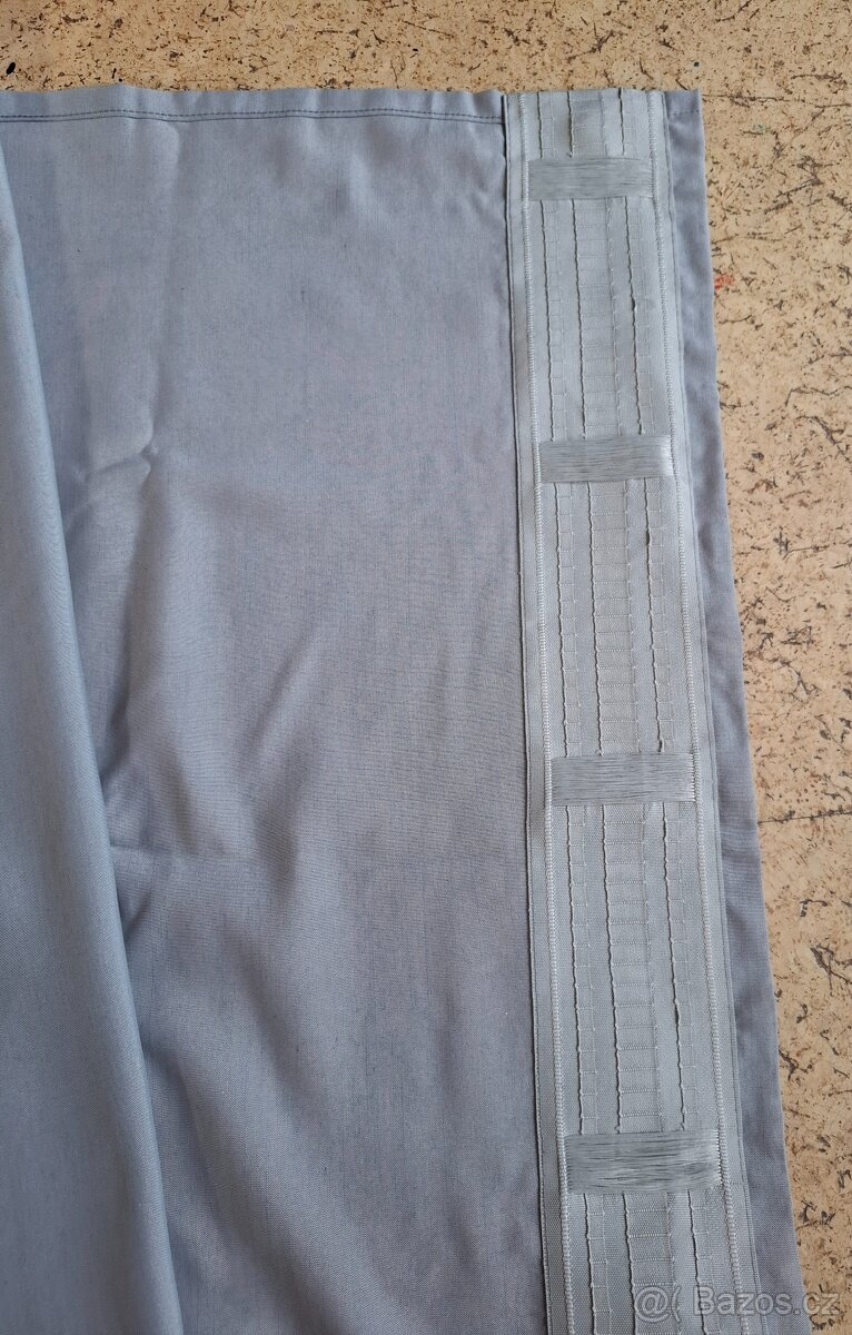 Šedé závěsy IKEA - 2