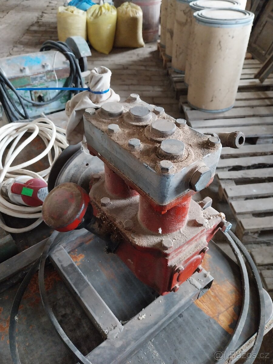 Kompresor Tatra 111 - 2