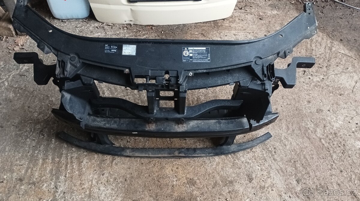 3c0010409j přední maska passat b6 - 2