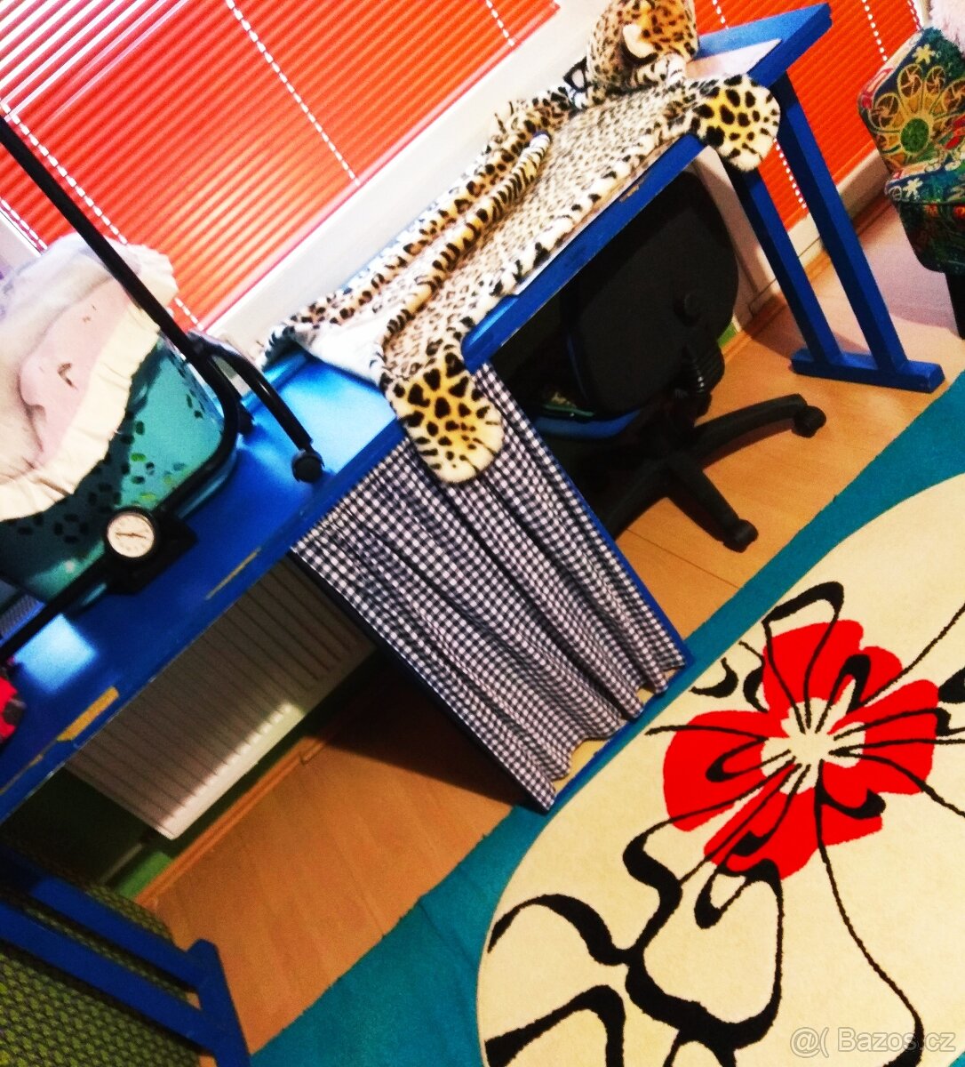 Psací stůl za odvoz - 2