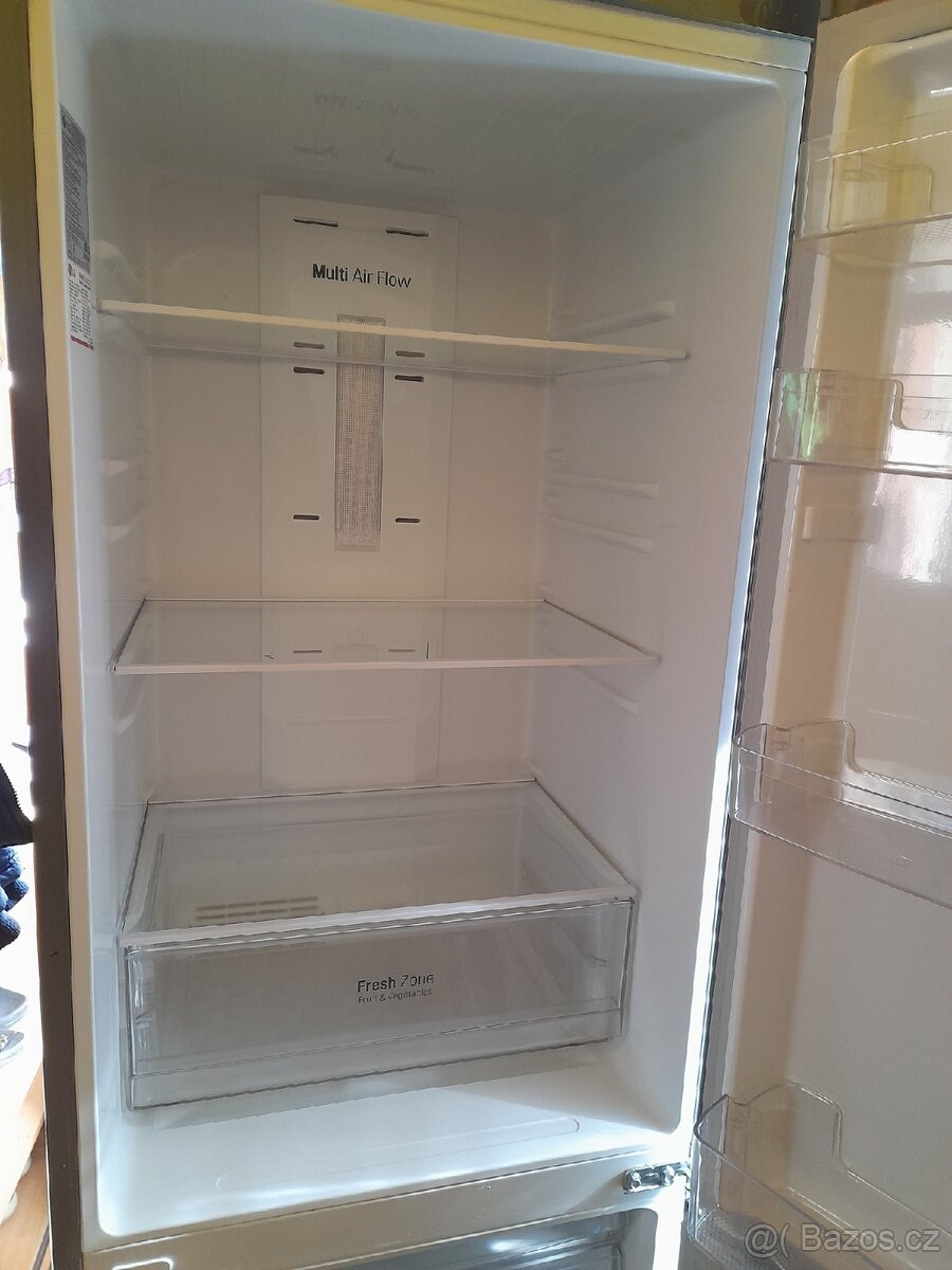 Lednicka s mrazakem LG A++ - 2