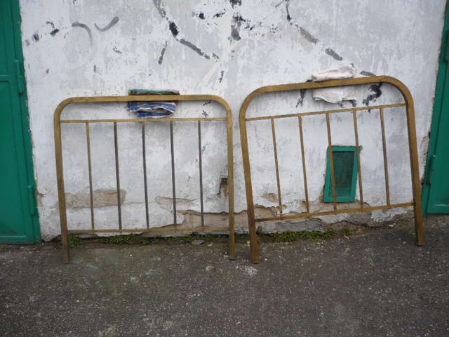 2 páry mosazných starožitných postelí - 2