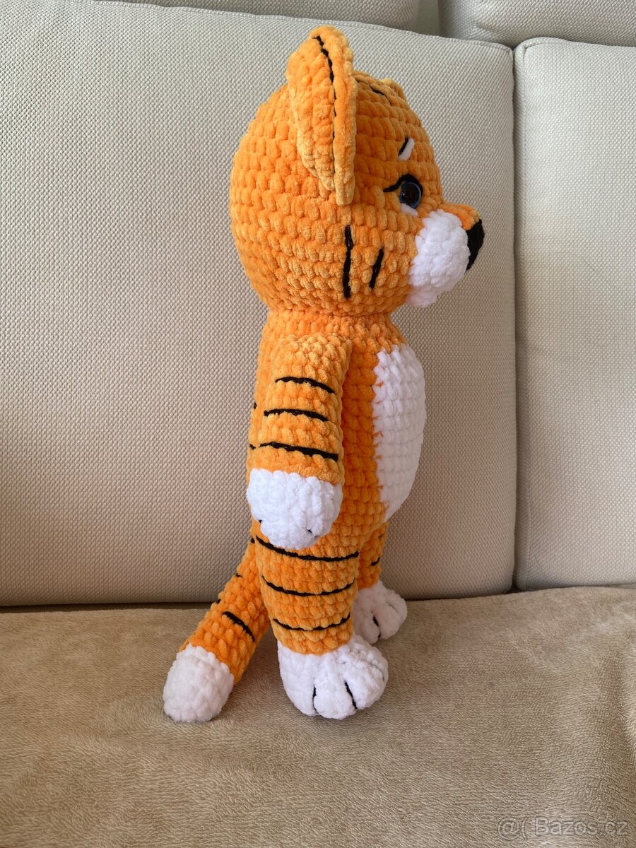 Háčkovaný TYGŘÍK - 2