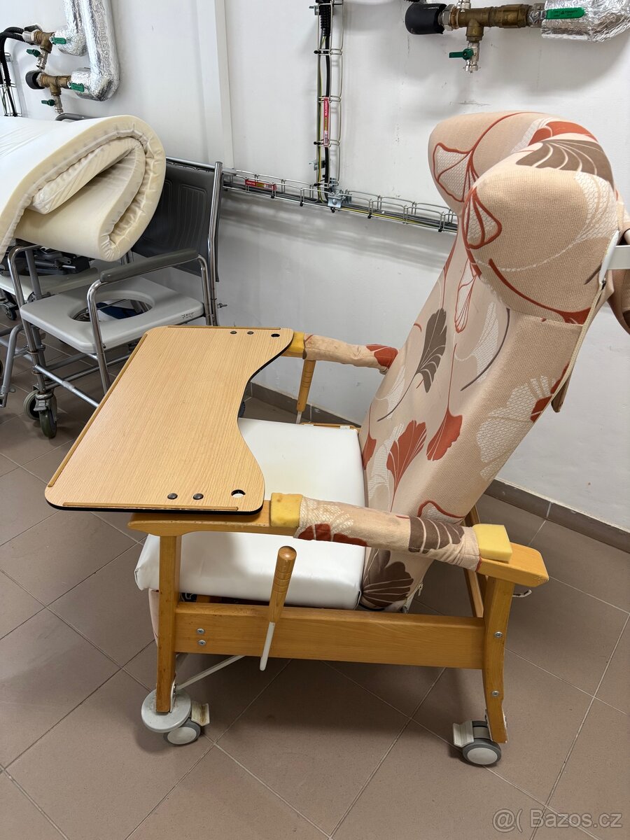 Polohovací křeslo Linet - 2