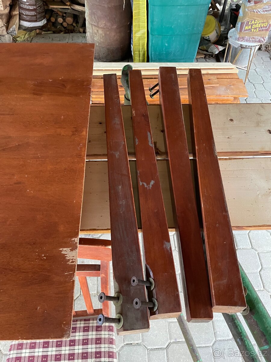 Jídelní stůl + židle - 2