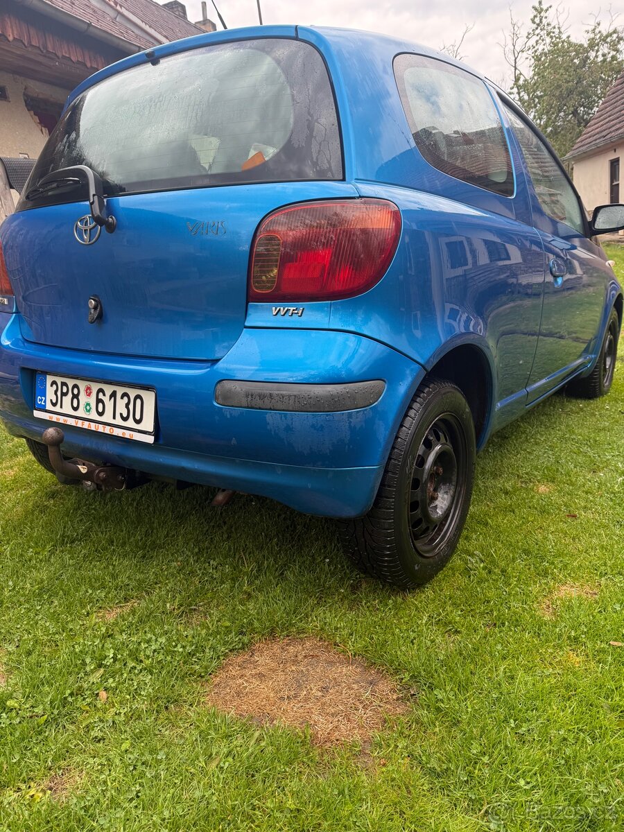 Toyota Yaris 1.0 rok 2003 - 2