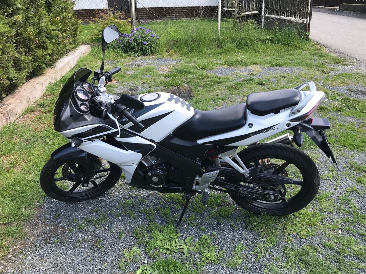Honda CBR 125r - 2