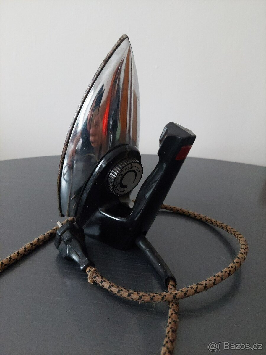 Retro žehlička - 2