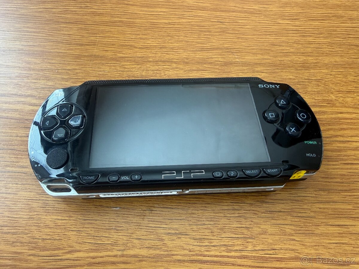 SONY PSP - 1004 + hra - 2