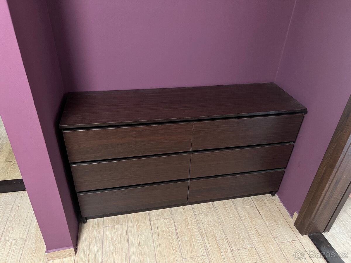Moderní skříň se šuplíky 138x77x40 cm - 2