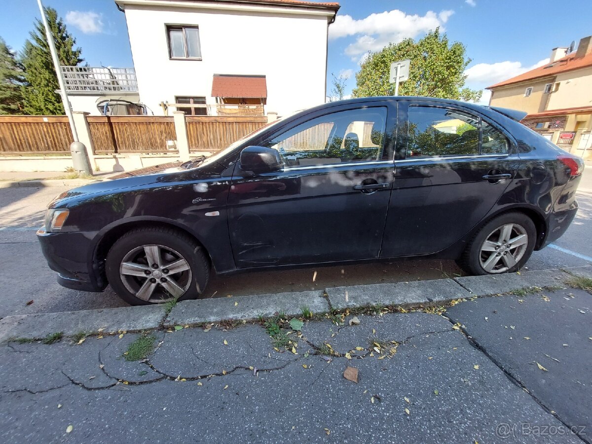 Mitsubishi Lancer 1.8 Sportback - 2