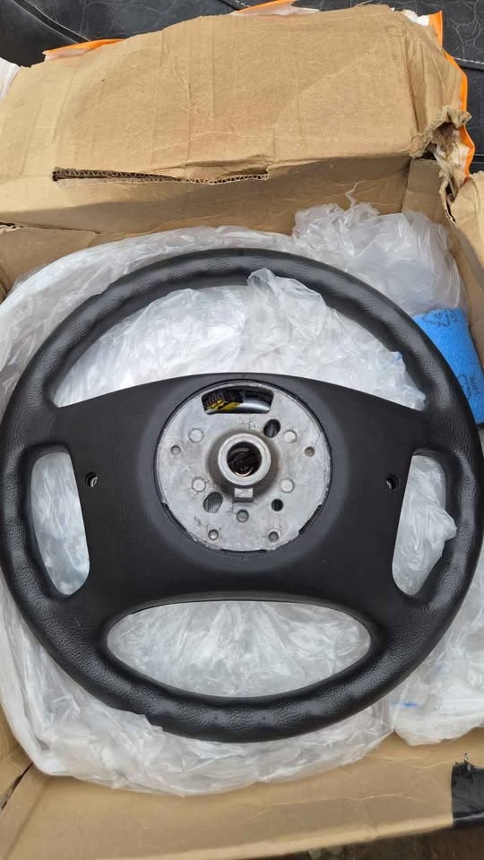BMW E36 – originální volant s airbagem - 2