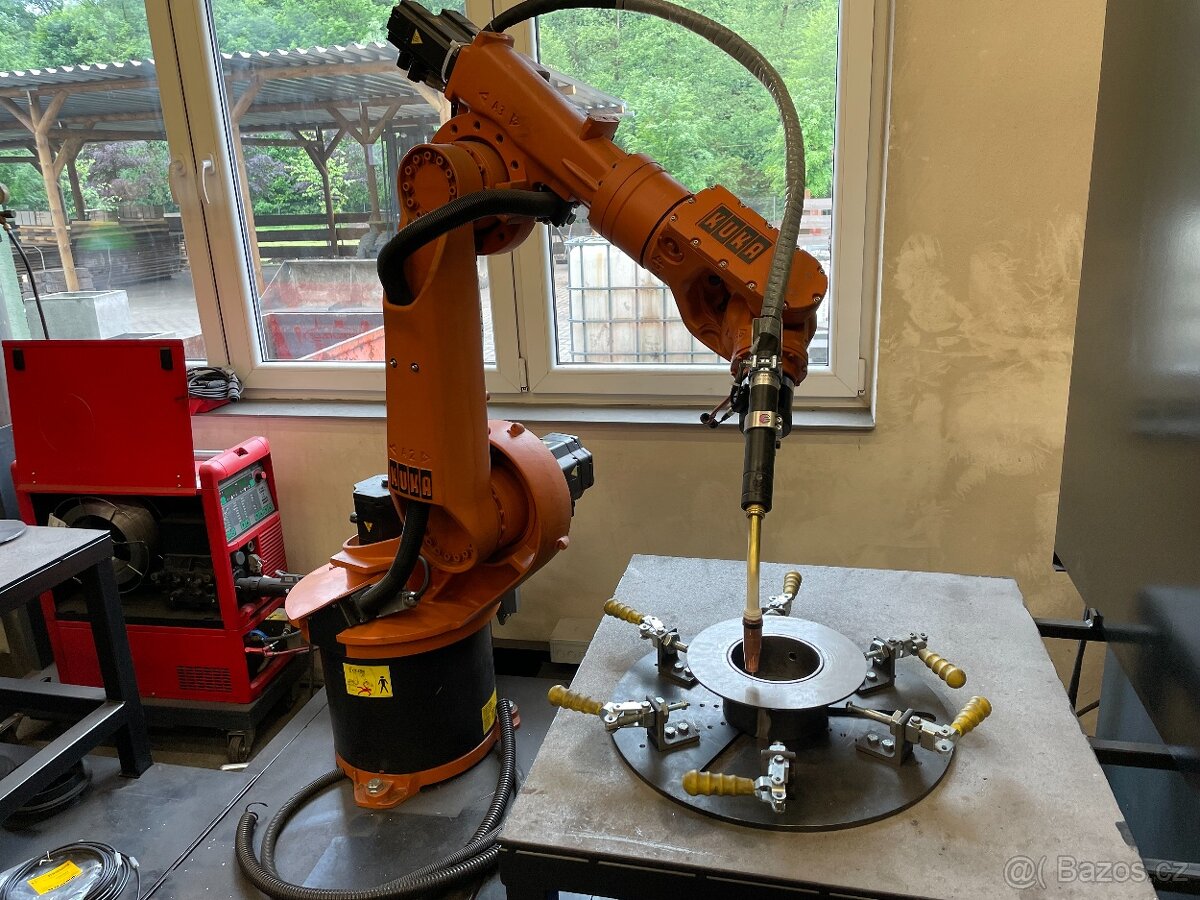 Repasovaný robot Kuka pro svařovací aplikaci - 2