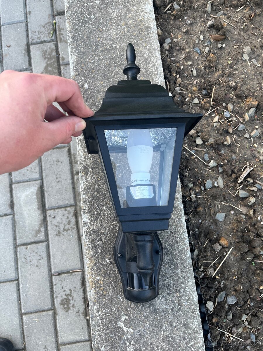 Nástěnné venkovní světlo - 2
