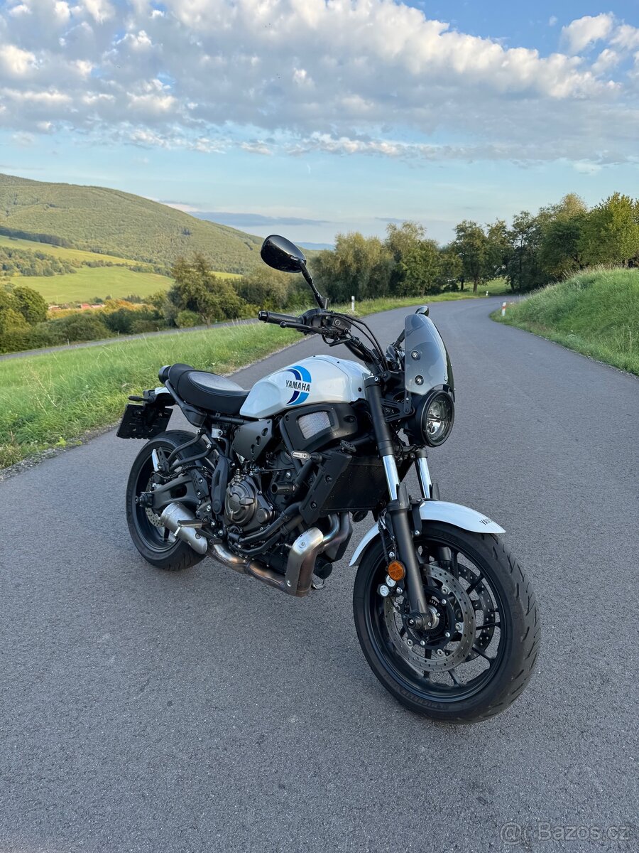YAMAHA XSR 700 (2022) - 2